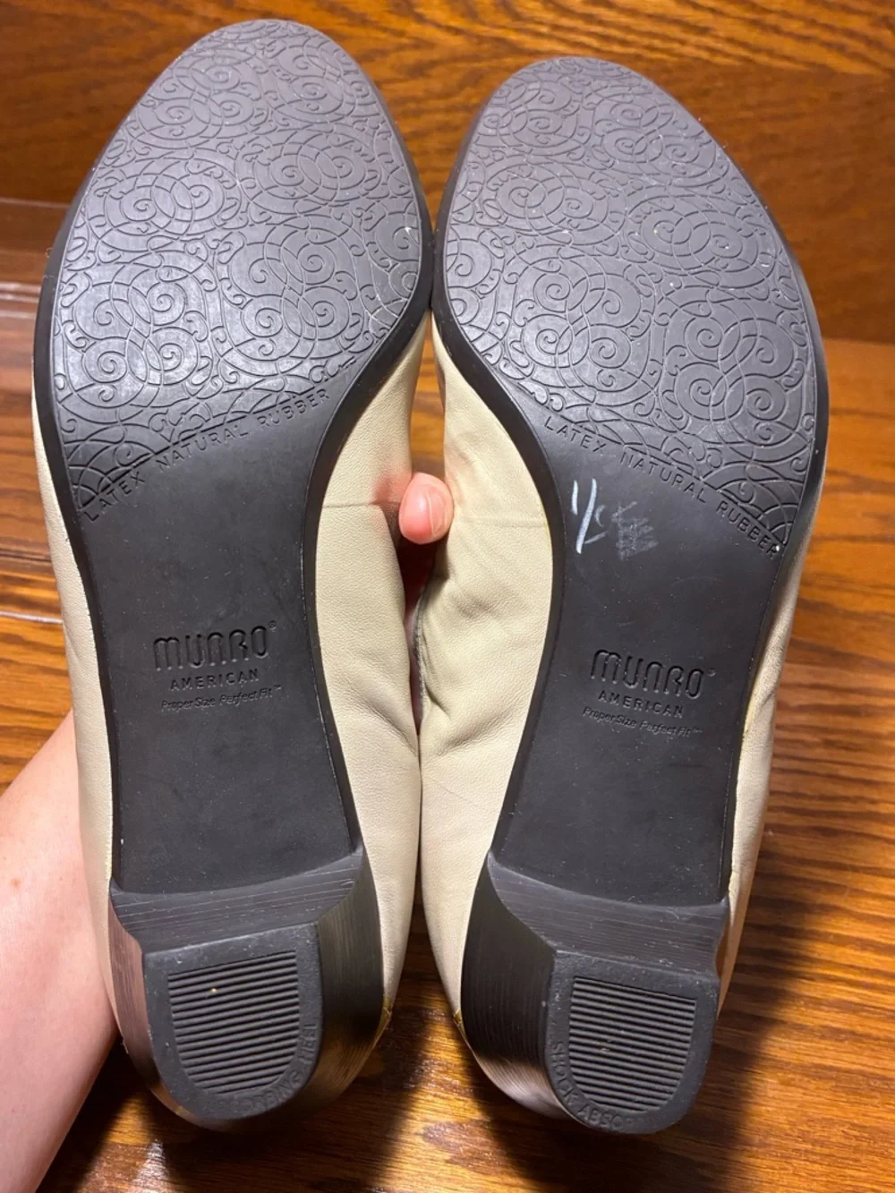 Munro Patent Toe Cap & Heel Accent Gold Leather Pumps USA MADE Size 11